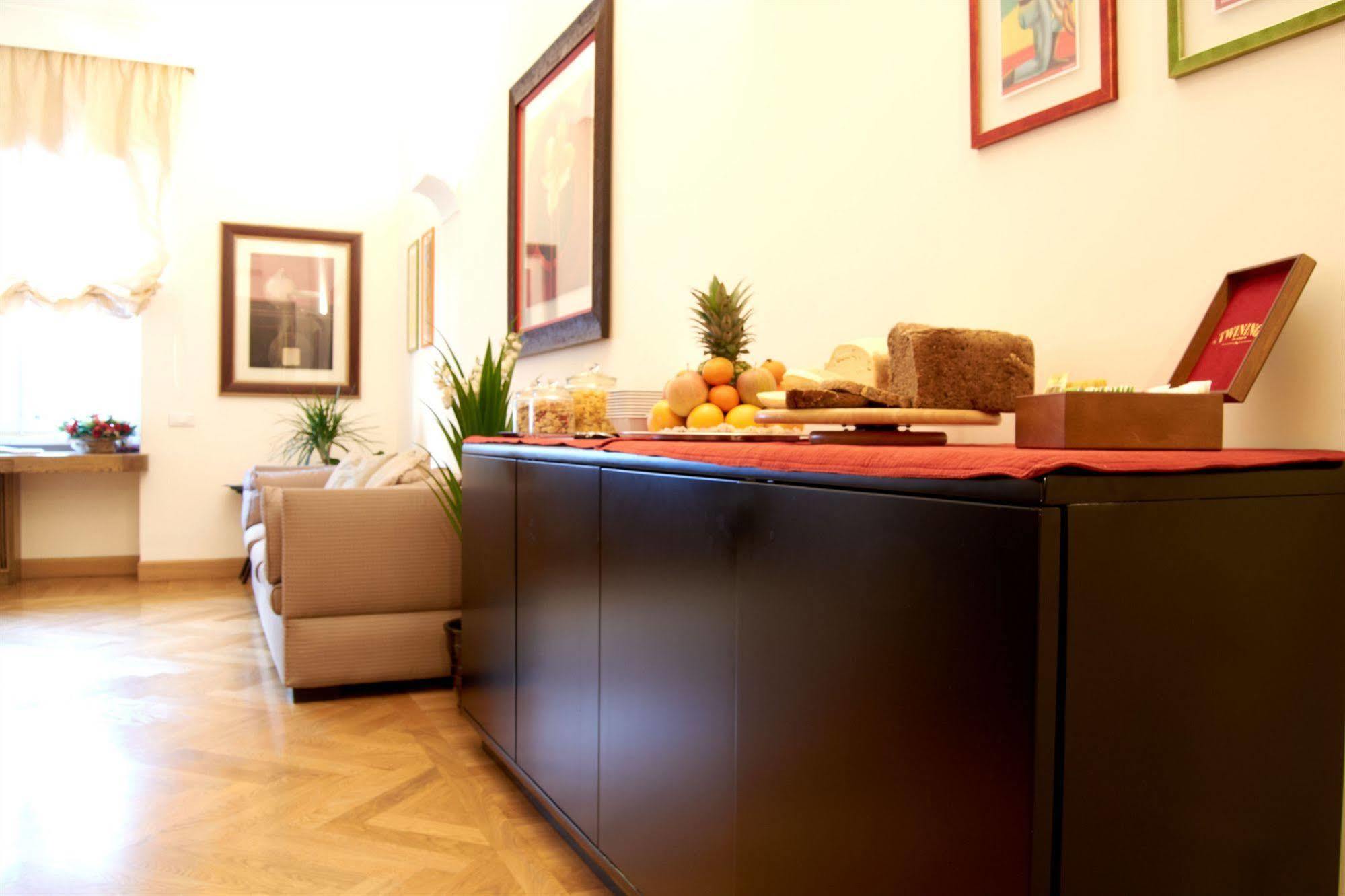 Domus Cavour 3* Rom