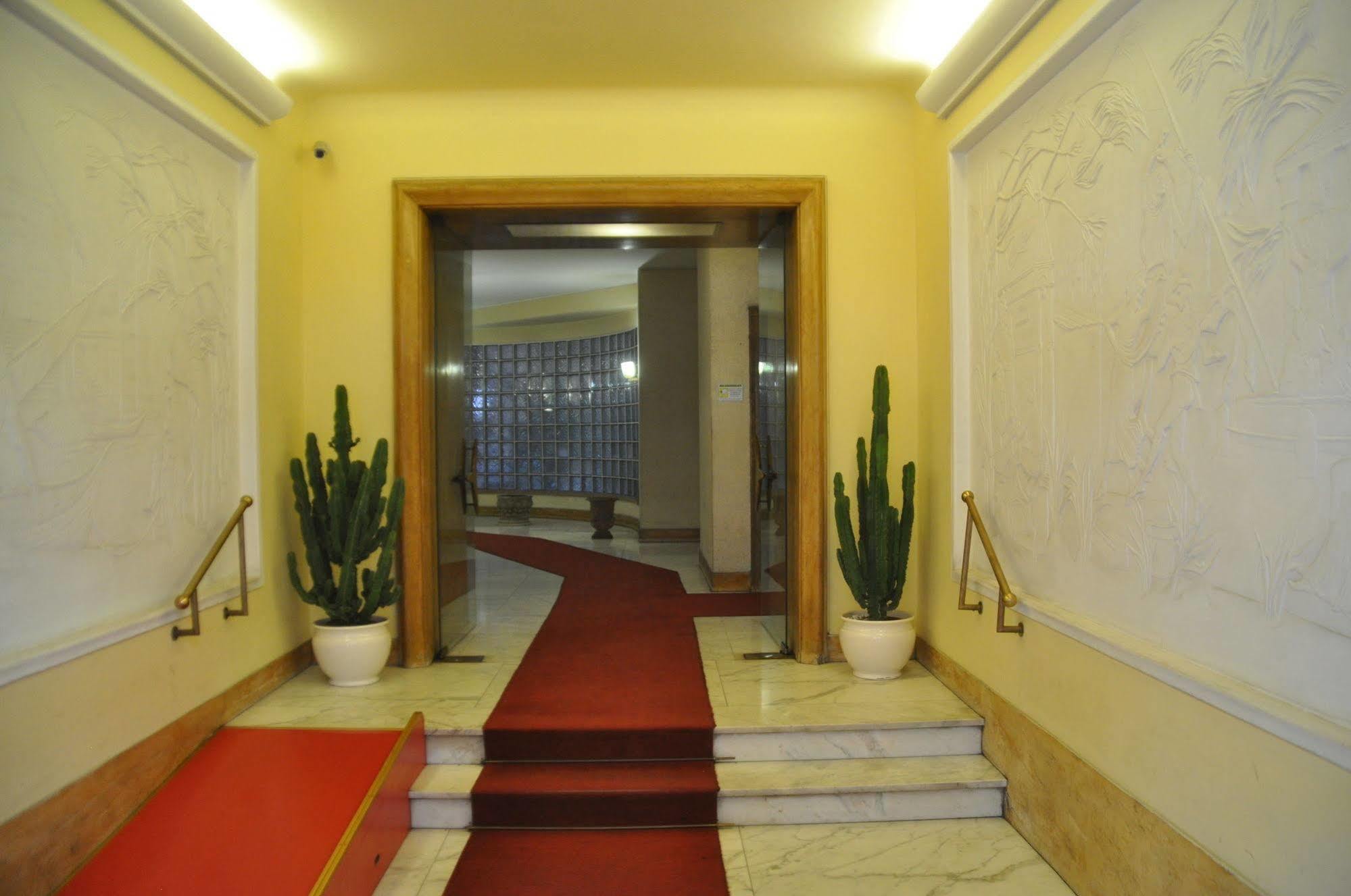 Domus Cavour Frühstückspension Rom